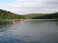 Auguste allein auf dem See