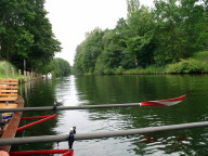 Unterhalb der Schleuse